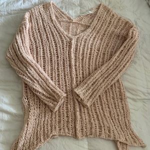 ASTR | STATEMENT V NECK SWEATER